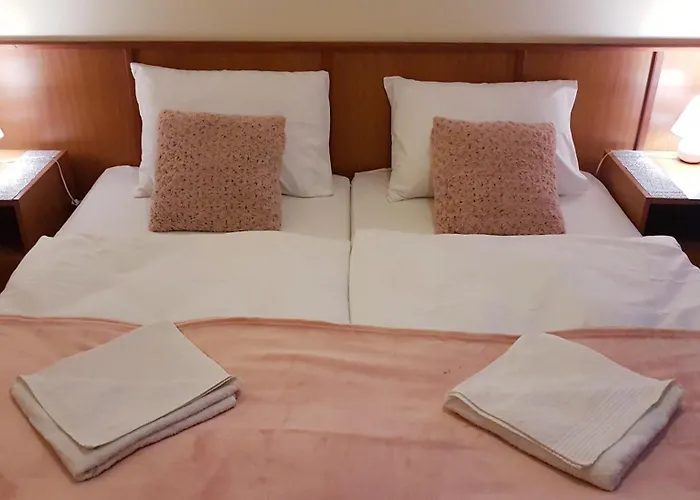 Bed & Breakfast Ket Vandor Fogado 3*